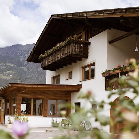 Schoene Wohnung Am Stadtrand Von Meran Valentinhof Extérieur photo